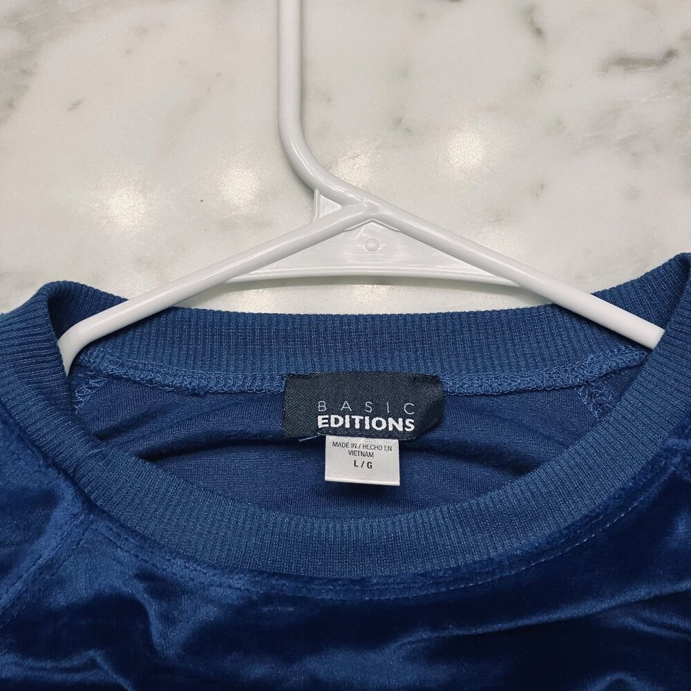 NWOT Basic Editions Dark Blue Buttery Soft Top Large - Picture 2 of 6